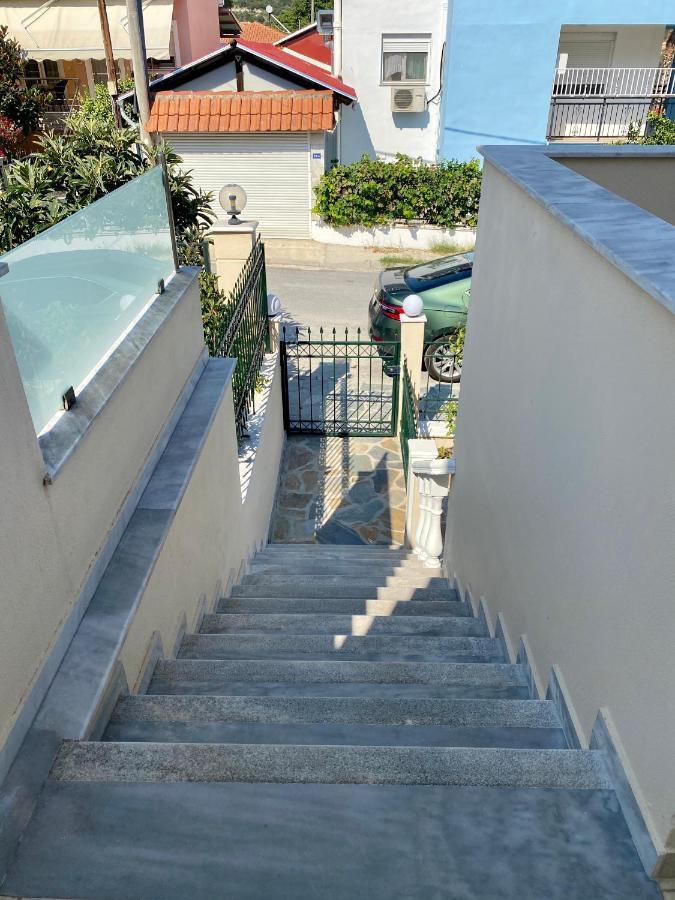 Thea Apartments Nea Iraklitsa エクステリア 写真
